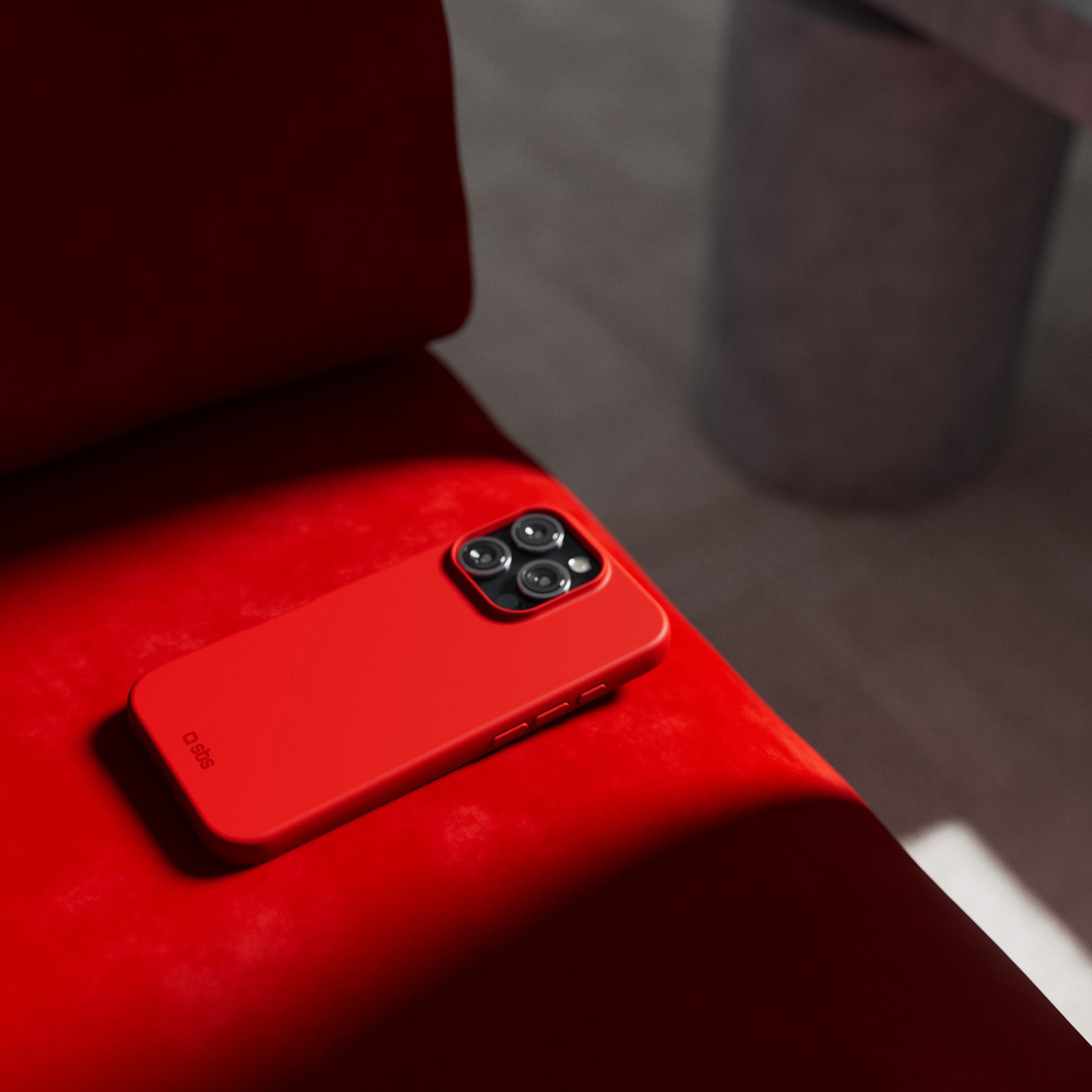 Cover Instinct per iPhone 16 Pro
