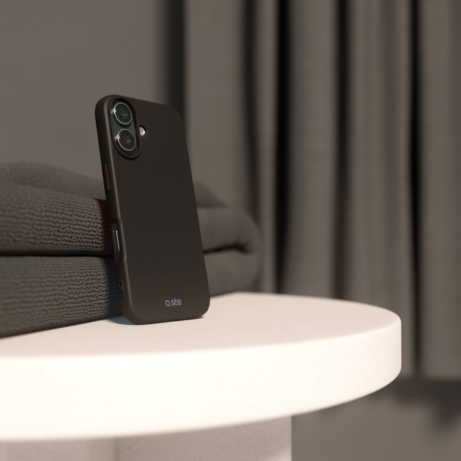 Instinct cover for iPhone 16 Plus
